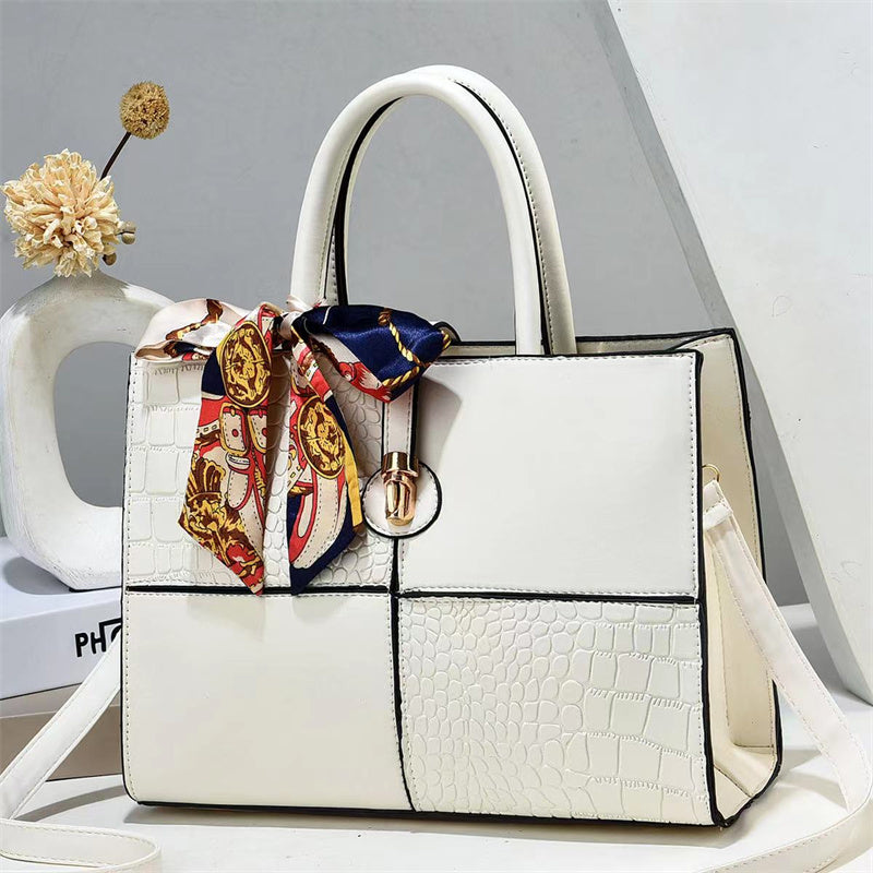 Tote Kadın Çanta | Fular Detaylı Patch Tasarım Deri Kadın Çantası | Şık & Günlük Kullanım