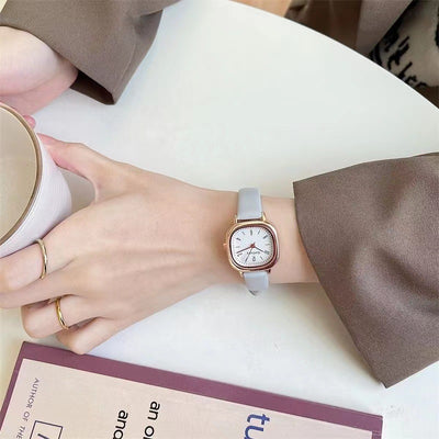 GoGoey Retro Tarz Kare Kasa Kadın Kol Saati – Şık, Minimalist ve Zarif Tasarım